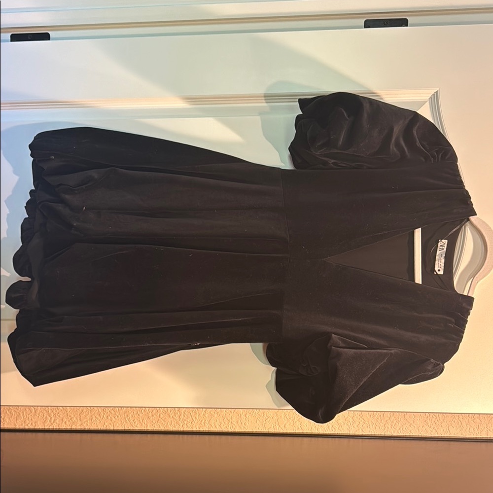 Elegant Black Puff Sleeve Dress